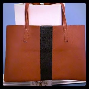 EUC. Vince Camuto Leather Bag